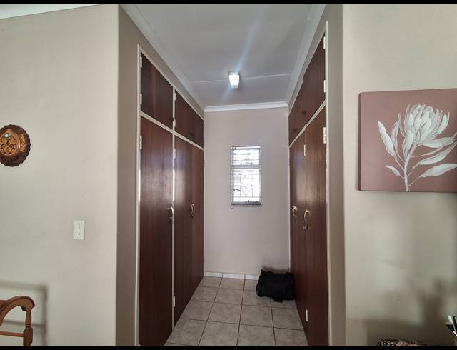 4 BEDROOM FREESTANDING FOR SALE IN STILFONTEIN EXT 4